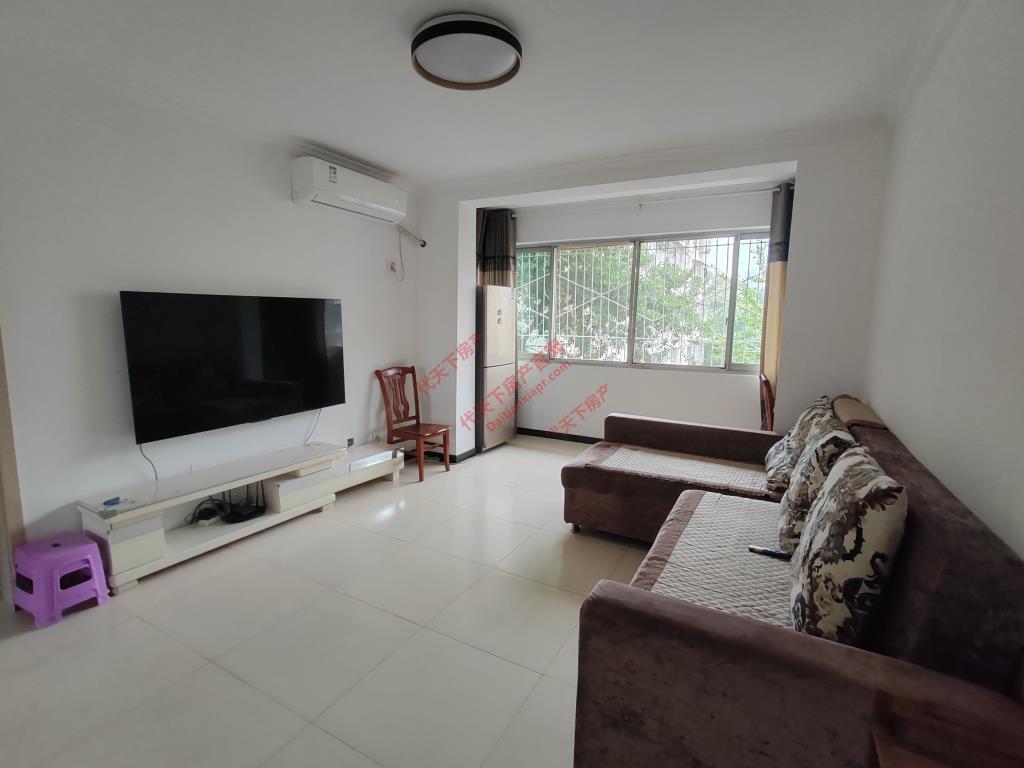 观音桥76号4楼二2400元室3台空调离地铁站600米